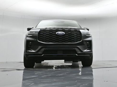 Used 2025 Ford Explorer ST-Line w/ ST-Line Street Pack image 48