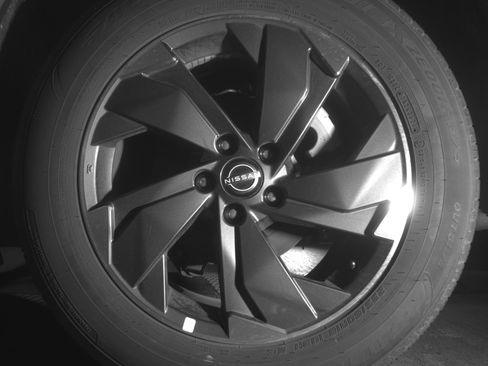 Used 2025 Nissan Rogue SV FWD image 14