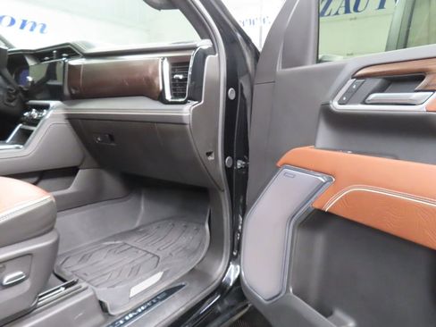 Used 2025 GMC Sierra 2500 Denali Ultimate w/ LPO, GMC Protection Package AWD/4WD image 34