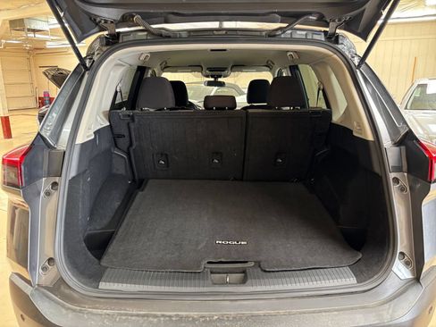 Used 2023 Nissan Rogue SV FWD image 32