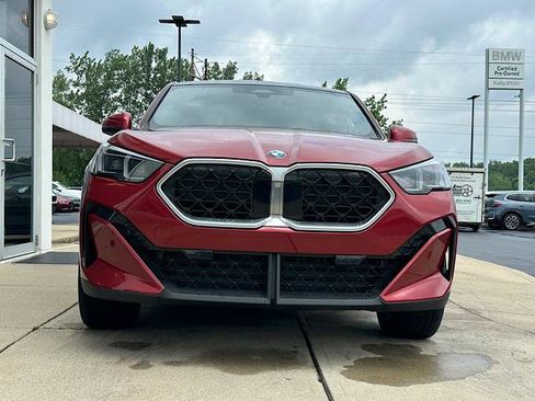 Used 2026 BMW X2 xDrive28i AWD/4WD image 2