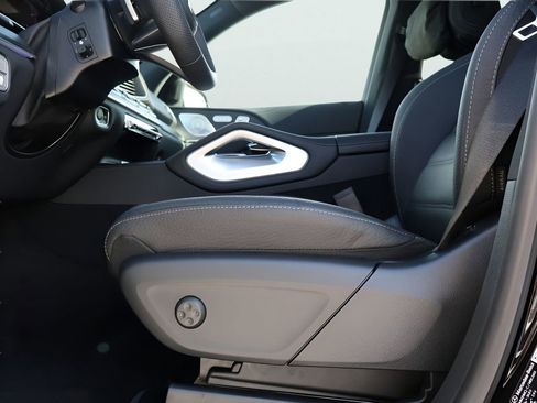 New 2026 Mercedes-Benz GLS 450 4MATIC image 38