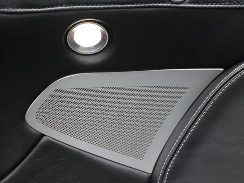 Used 2015 Aston Martin DB9 Volante RWD image 51