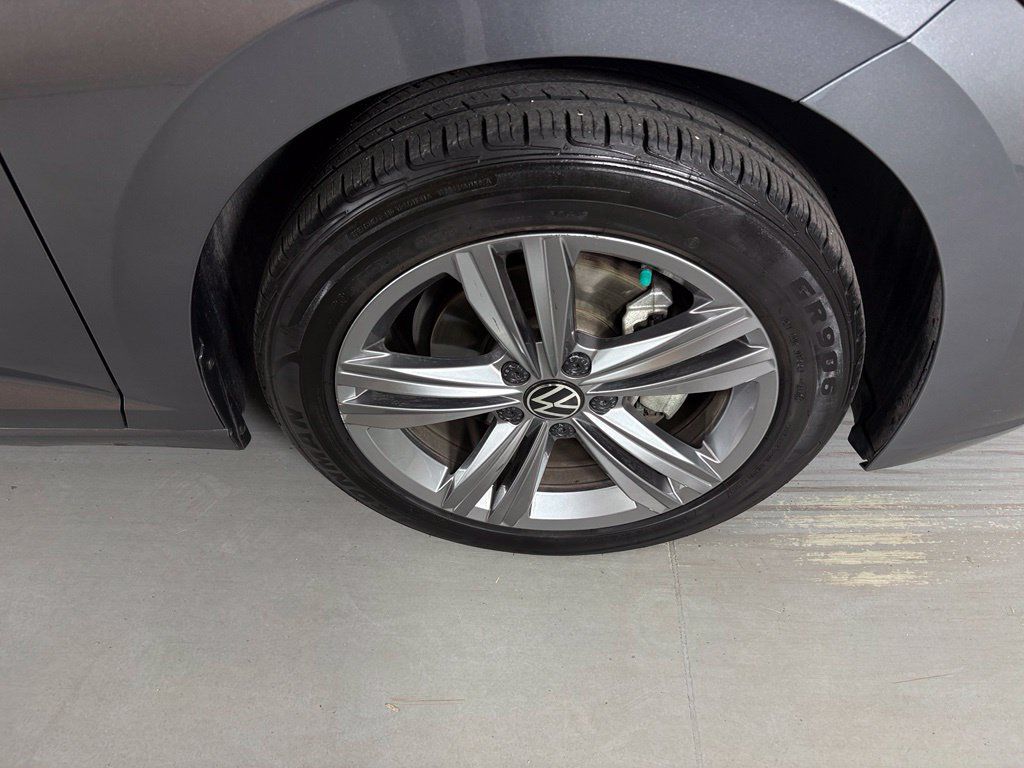 Used 2024 Volkswagen Jetta SE FWD image 10