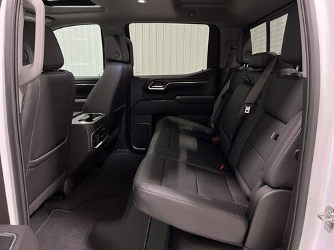 New 2026 GMC Sierra 1500 SLT image 24