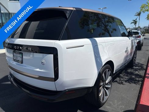 Used 2025 Land Rover Range Rover SV AWD/4WD image 2