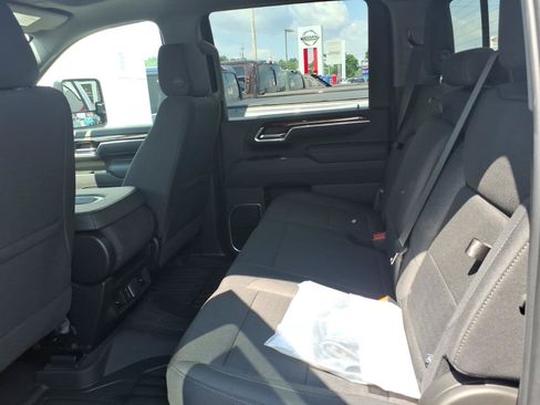 Used 2025 GMC Sierra 2500 SLE w/ SLE Value Package; AWD/4WD image 8