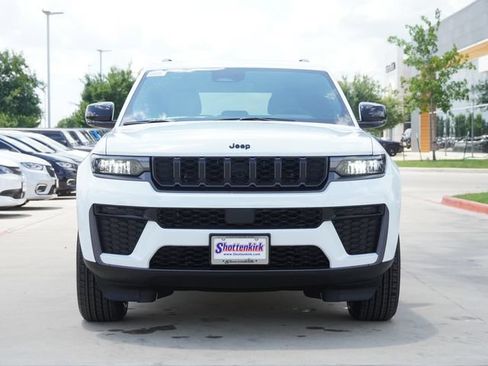 New 2026 Jeep Grand Cherokee Altitude AWD/4WD image 2