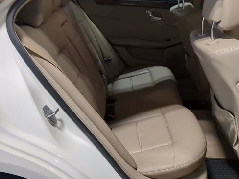 Used 2011 Mercedes-Benz E 350 4MATIC Sedan image 33