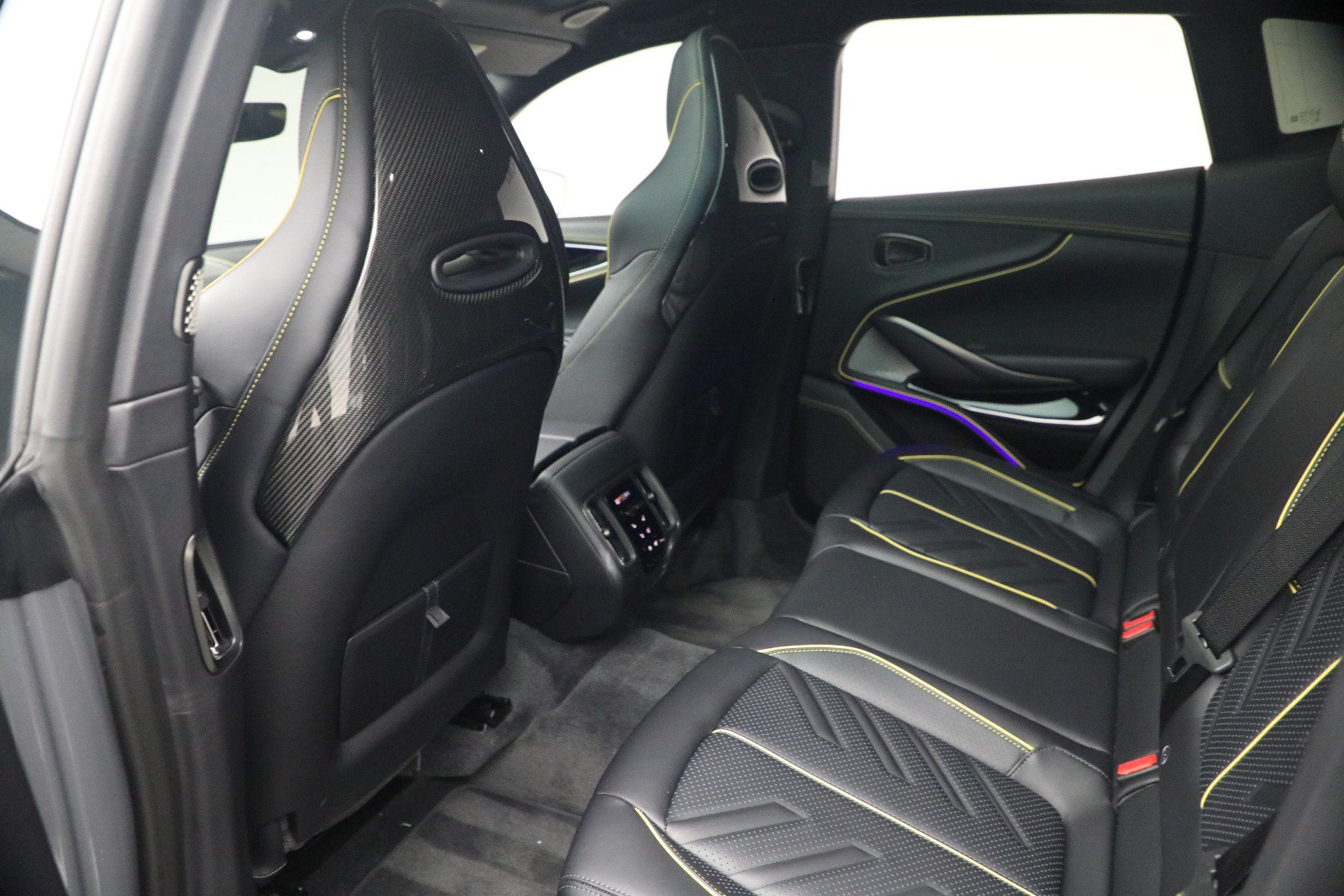 Used 2026 Aston Martin DBX S AWD/4WD image 17