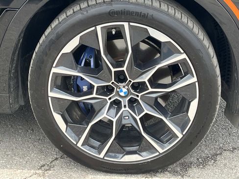 Used 2023 BMW X7 xDrive40i w/ M Sport Package AWD/4WD image 15