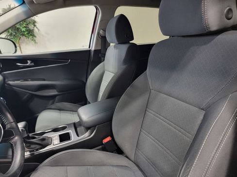 Used 2020 Kia Sorento S FWD image 13
