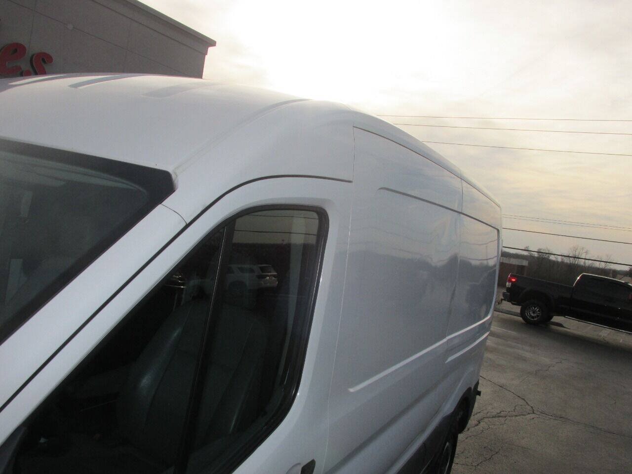 Used 2018 Ford Transit 250 148 Medium Roof RWD image 37