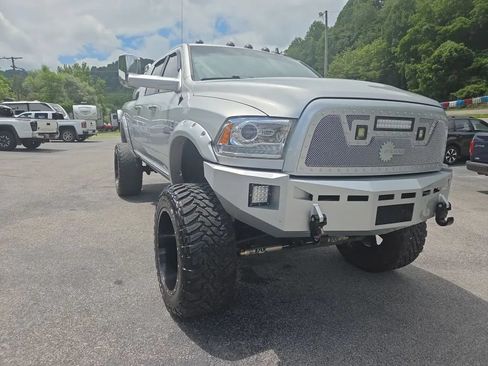 Used 2015 RAM 2500 Laramie w/ Convenience Group AWD/4WD image 3