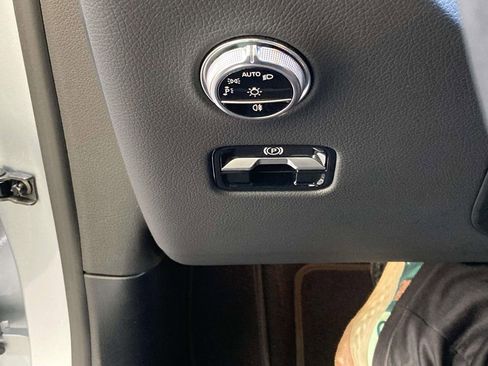 Used 2023 Mercedes-Benz GLC 300 image 19