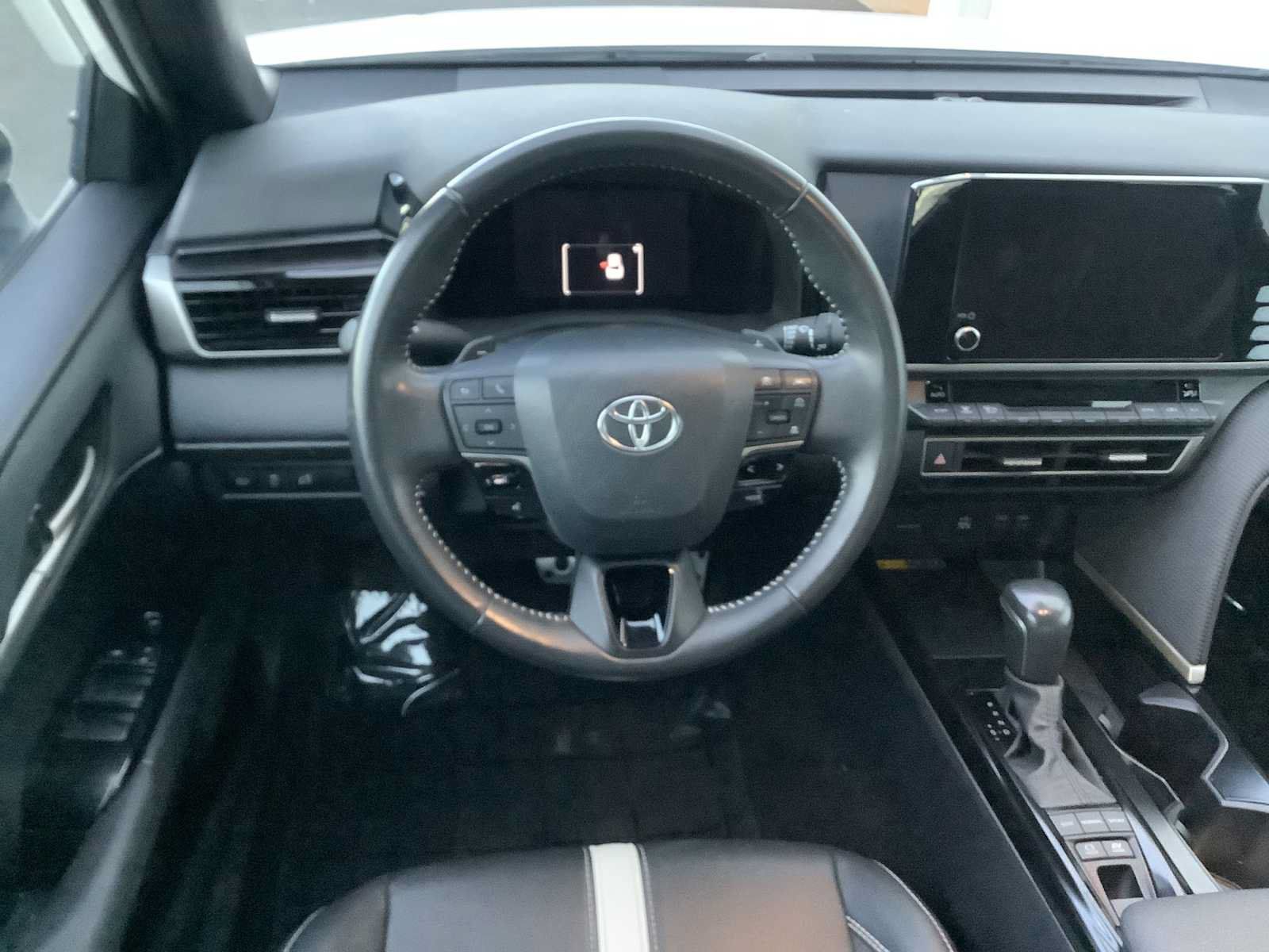 Used 2025 Toyota Camry SE FWD image 10