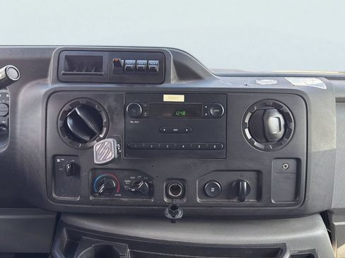 Used 2017 Ford E-350 and Econoline 350 Super Duty RWD image 13