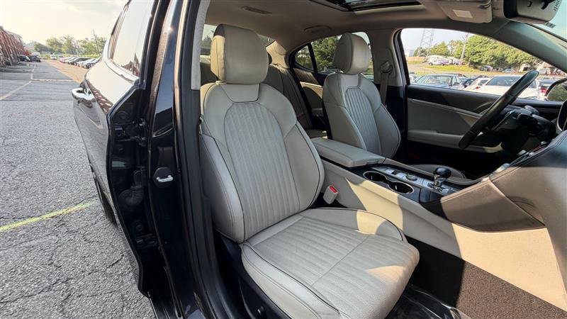 Used 2019 Genesis G70 2.0T Advanced w/ Elite Package RWD image 15