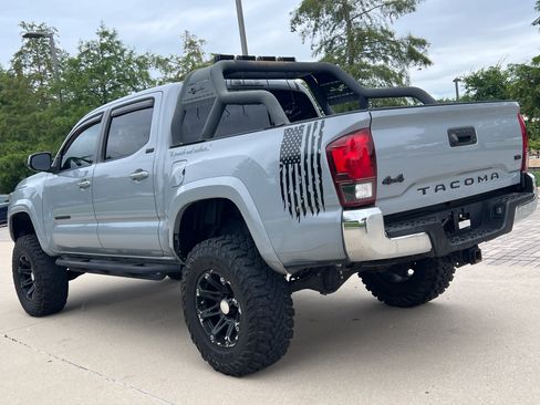 Used 2019 Toyota Tacoma SR5 AWD/4WD image 8