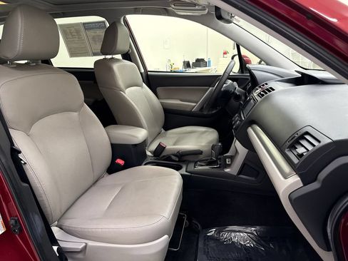 Used 2015 Subaru Forester 2.5i Touring w/ Eyesight & Navigation System AWD/4WD image 23