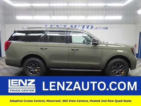Used 2025 Ford Expedition Tremor image 1