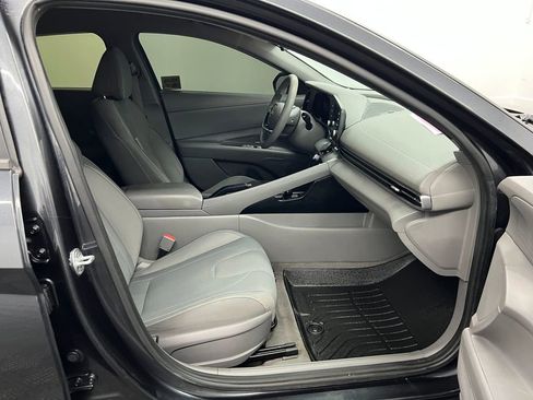Used 2021 Hyundai Elantra SEL FWD image 25