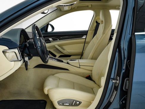 Used 2011 Porsche Panamera 4S image 27