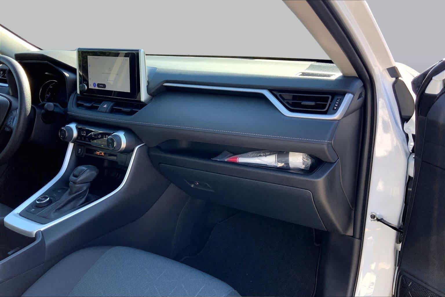 Used 2025 Toyota RAV4 XLE w/ Convenience Package AWD/4WD image 16