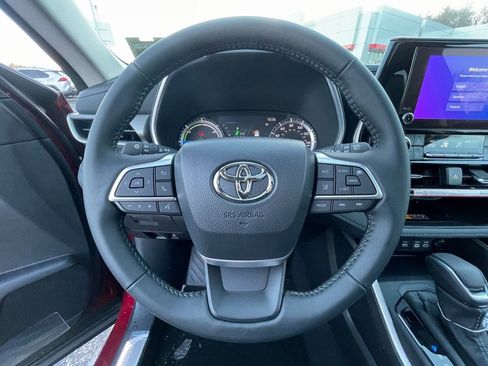 New 2026 Toyota Highlander XLE image 7