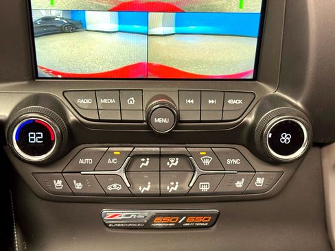 Used 2016 Chevrolet Corvette Z06 w/ 3LZ Preferred Equipment Group image 19