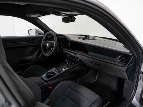 Used 2025 Porsche 911 Carrera GTS image 25