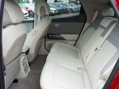 Used 2024 Genesis GV60 RWD image 17