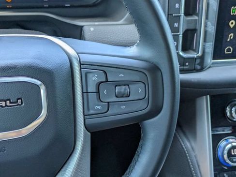 Used 2023 GMC Yukon XL Denali AWD/4WD image 19