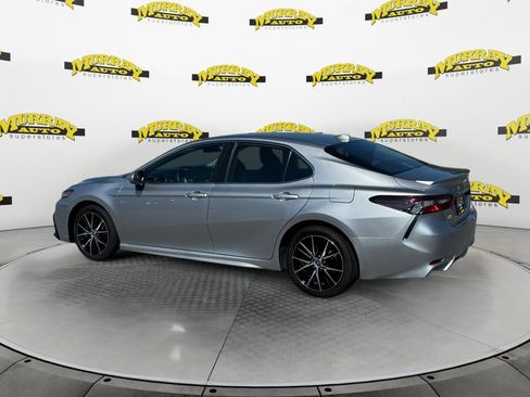 Used 2024 Toyota Camry SE FWD image 3