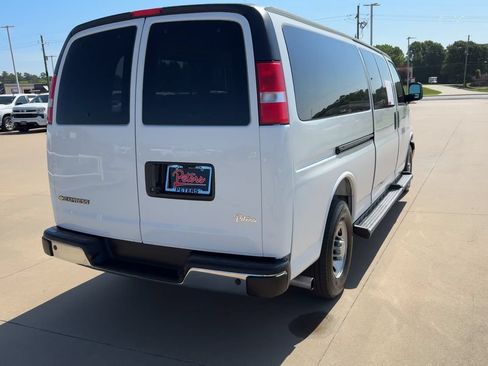 Used 2025 Chevrolet Express 3500 LT w/ LT Preferred Equipment Group RWD image 8