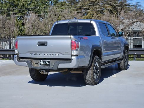 Used 2021 Toyota Tacoma TRD Off-Road w/ Technology Package image 9