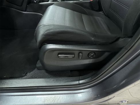 Used 2022 Honda CR-V EX image 23