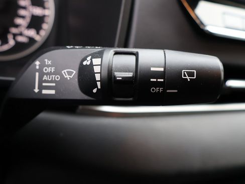 Used 2023 Mitsubishi Outlander SE image 43