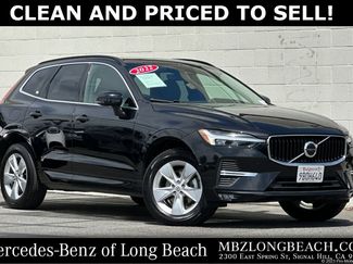 Used 2022 Volvo XC60 B5 Momentum image 1