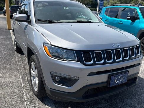 Used 2018 Jeep Compass Latitude w/ Cold Weather Group AWD/4WD image 1