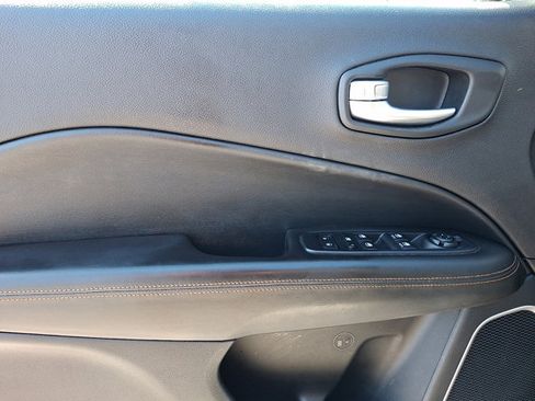 Used 2018 Jeep Compass Limited w/ Navigation Group AWD/4WD image 12