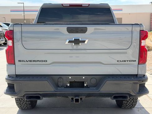 Used 2024 Chevrolet Silverado 1500 Custom Trail Boss w/ Dark Appearance Package AWD/4WD image 15