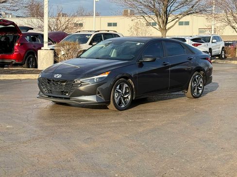 Used 2023 Hyundai Elantra SEL w/ Convenience Package image 1