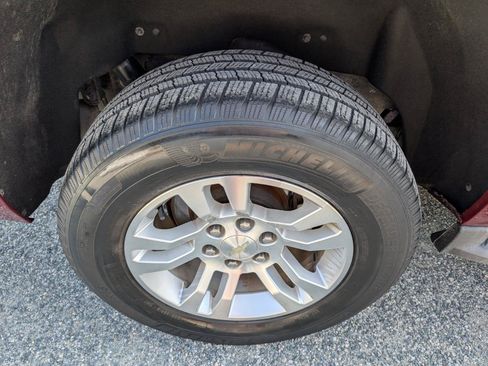 Used 2018 Chevrolet Suburban LS w/ Enhanced Driver Alert Package RWD image 6