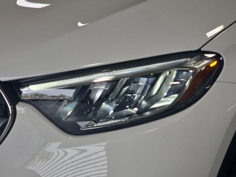 Certified 2025 Mercedes-Benz GLC 300 image 30