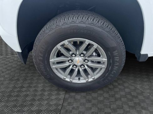 Used 2024 Chevrolet Colorado LT RWD image 14
