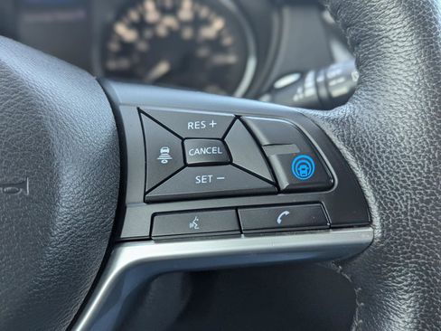 Used 2023 Nissan Rogue SV AWD/4WD image 22