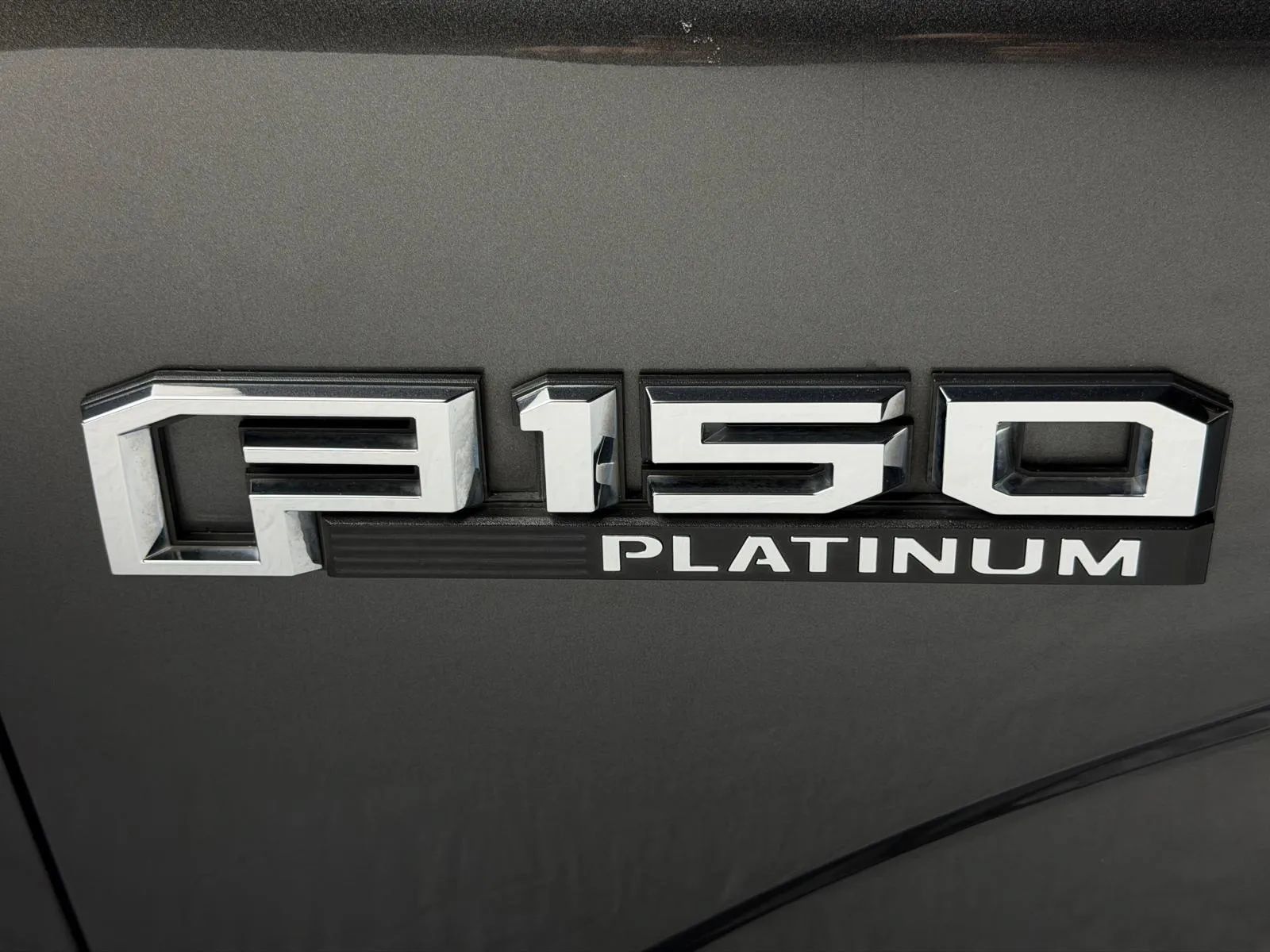 Used 2015 Ford F150 Platinum w/ Equipment Group 701A Luxury AWD/4WD image 11