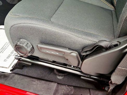 Used 2025 Jeep Wrangler Unlimited Sahara w/ Safety Group AWD/4WD image 10