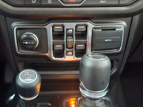 New 2026 Jeep Gladiator Sport image 14